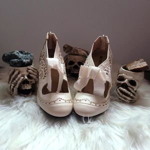 Momo women heels sizes 7